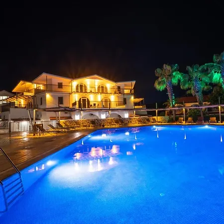 Lykia Botanika Fun & Club 4*