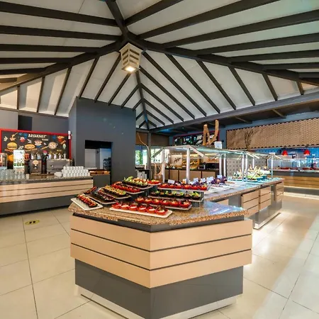 Lykia Botanika Fun & Club 4*