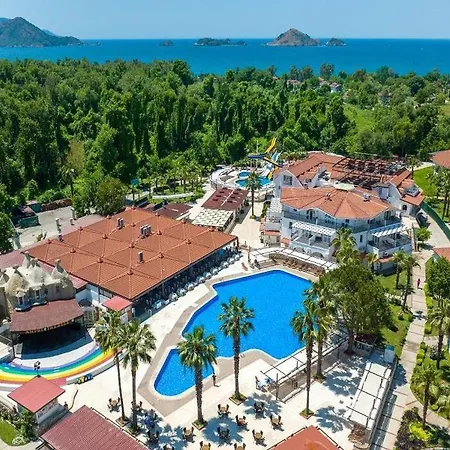 Lykia Botanika Fun & Club 4*